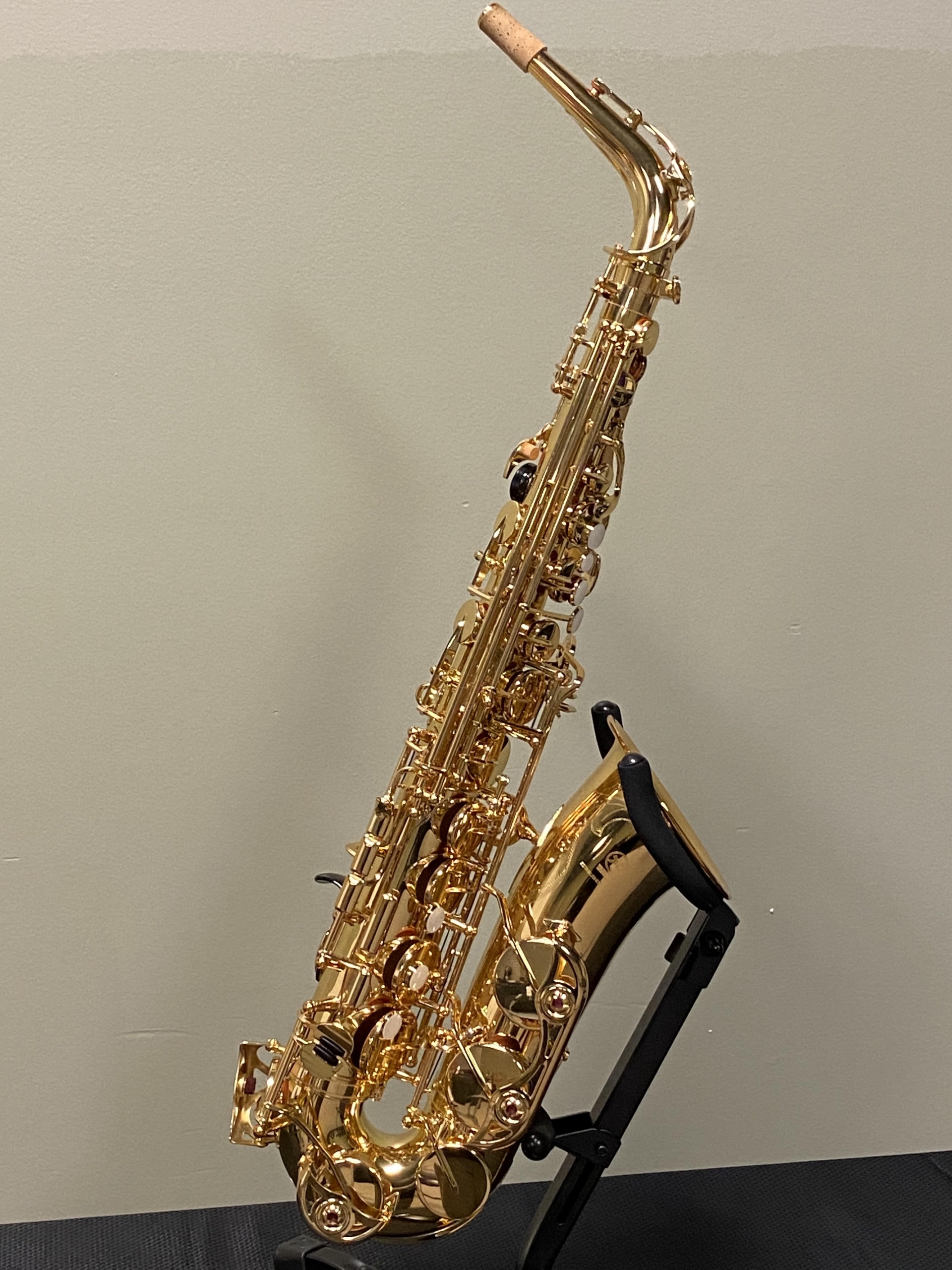 saxophone on stand