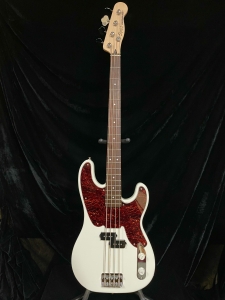 white electric bass
