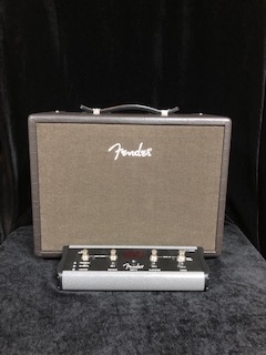 brown fender amp with footswitch